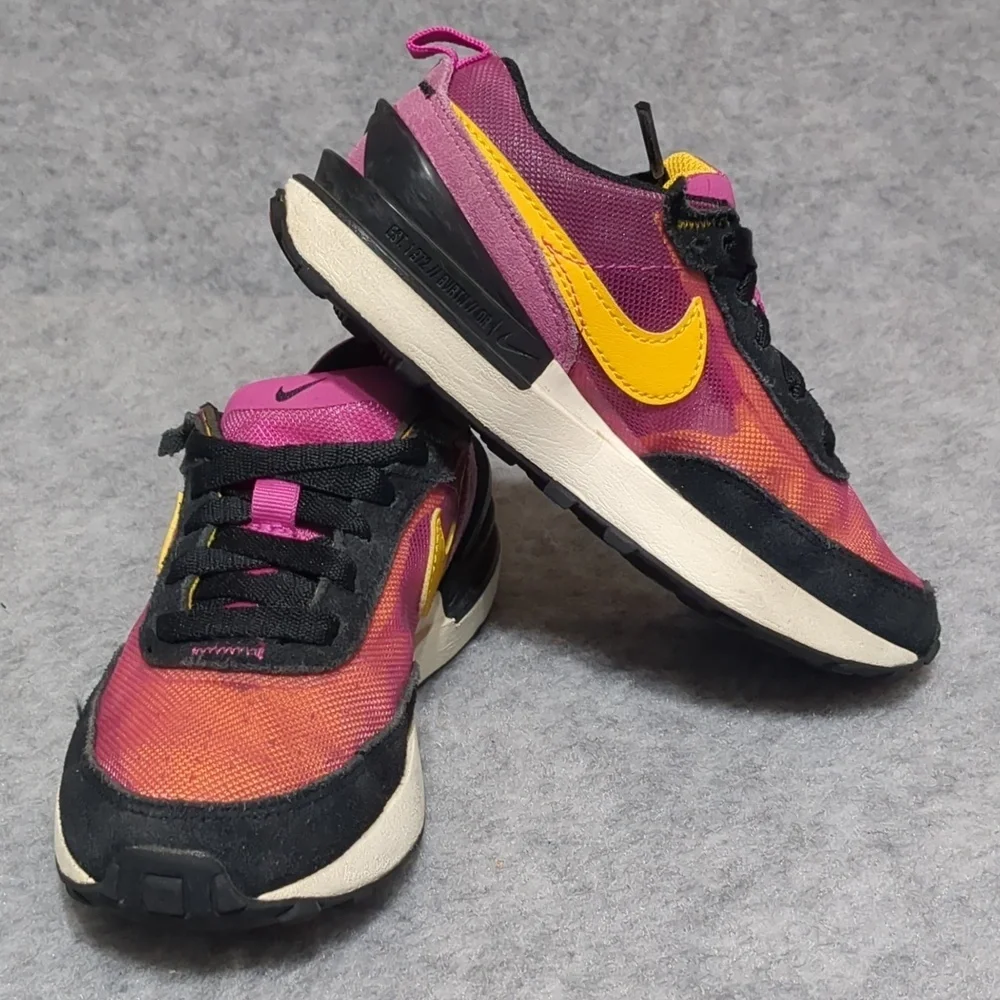 Nike waffle one active fuchsia university gold black Kids shoes Size 11C